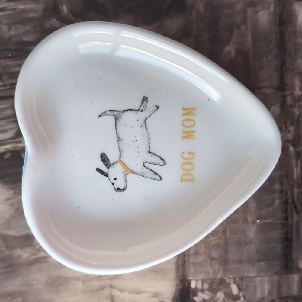 ❌SOLD❌Rae Dunn DOG MOM 🐕 Mini Heart Shaped Trinket Tray, Ceramic - Picture 1 of 3